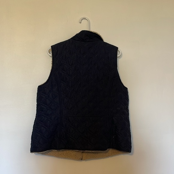 Reversible brown and black sherpa vest - Picture 4 of 5
